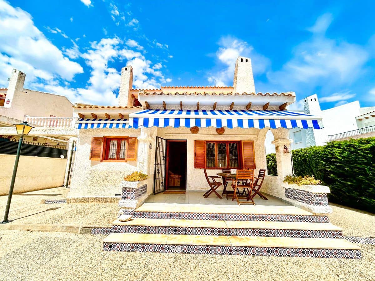 3 Zimmer Villa zu verkaufen in La Zenia - 630.000 € (Ref: 10017899)
