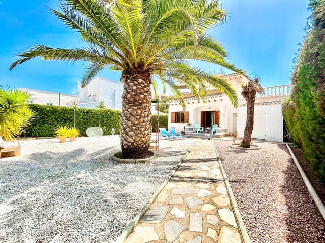 3 Zimmer Villa zu verkaufen in La Zenia, Orihuela - 630.000 € (Ref: 10017899)