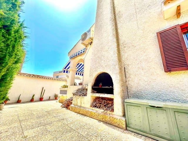 3 Zimmer Villa zu verkaufen in La Zenia, Orihuela - 630.000 € (Ref: 10017899)