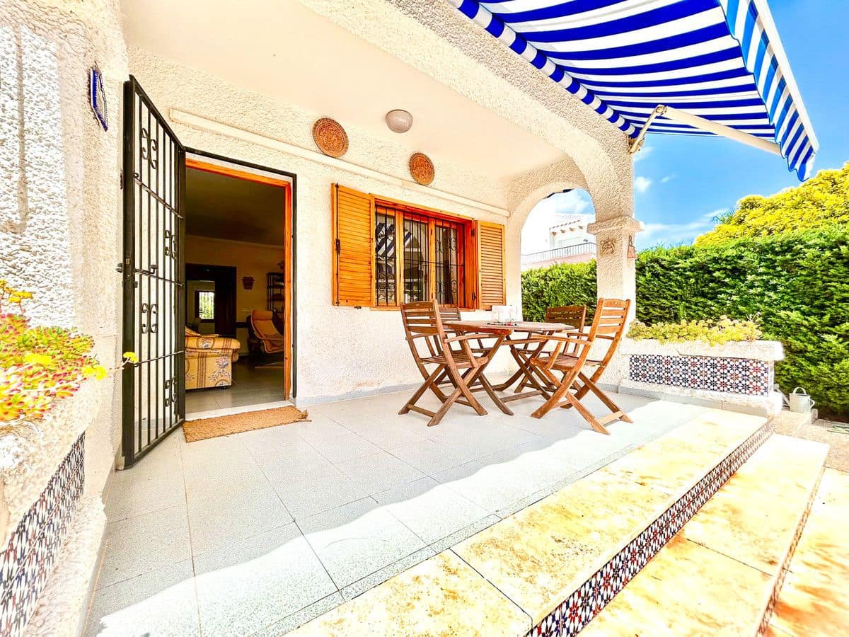 3 Zimmer Villa zu verkaufen in La Zenia - 630.000 € (Ref: 10017899)