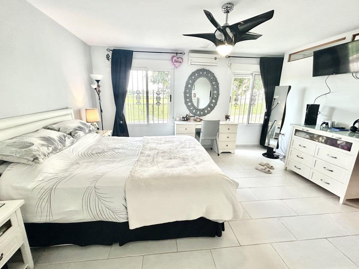 4 makuuhuone Huvila myytävänä paikassa Catral - 549 000 € (Ref: 10017900)