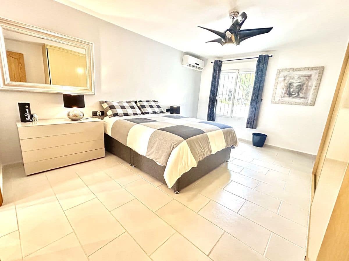 4 makuuhuone Huvila myytävänä paikassa Catral - 549 000 € (Ref: 10017900)