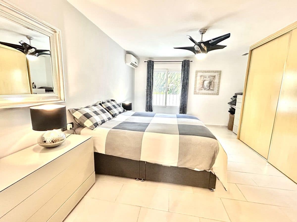 4 makuuhuone Huvila myytävänä paikassa Catral - 549 000 € (Ref: 10017900)