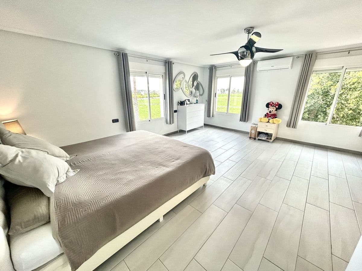 4 makuuhuone Huvila myytävänä paikassa Catral - 549 000 € (Ref: 10017900)