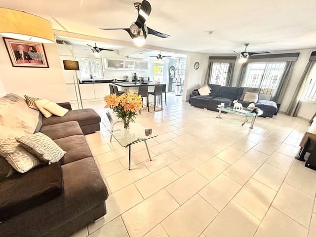 4 makuuhuone Huvila myytävänä paikassa Catral - 549 000 € (Ref: 10017900)