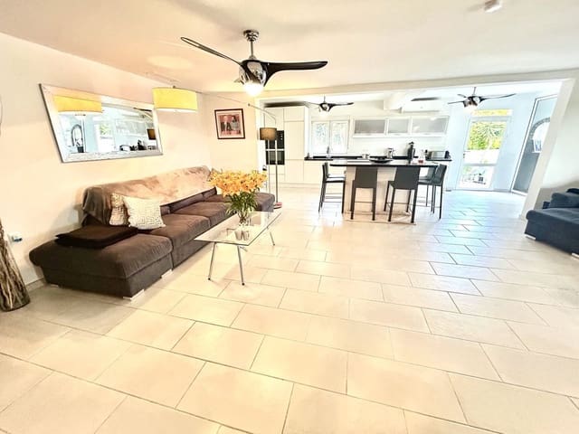 4 makuuhuone Huvila myytävänä paikassa Catral - 549 000 € (Ref: 10017900)