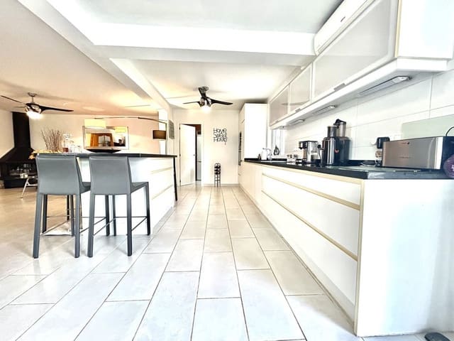 4 makuuhuone Huvila myytävänä paikassa Catral - 549 000 € (Ref: 10017900)