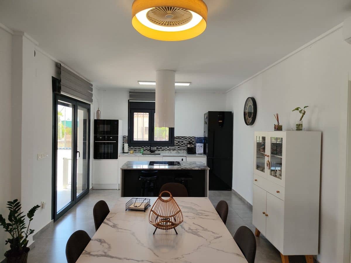 6 bedroom Villa for sale in Los Montesinos - € 785,000 (Ref: 10017903)