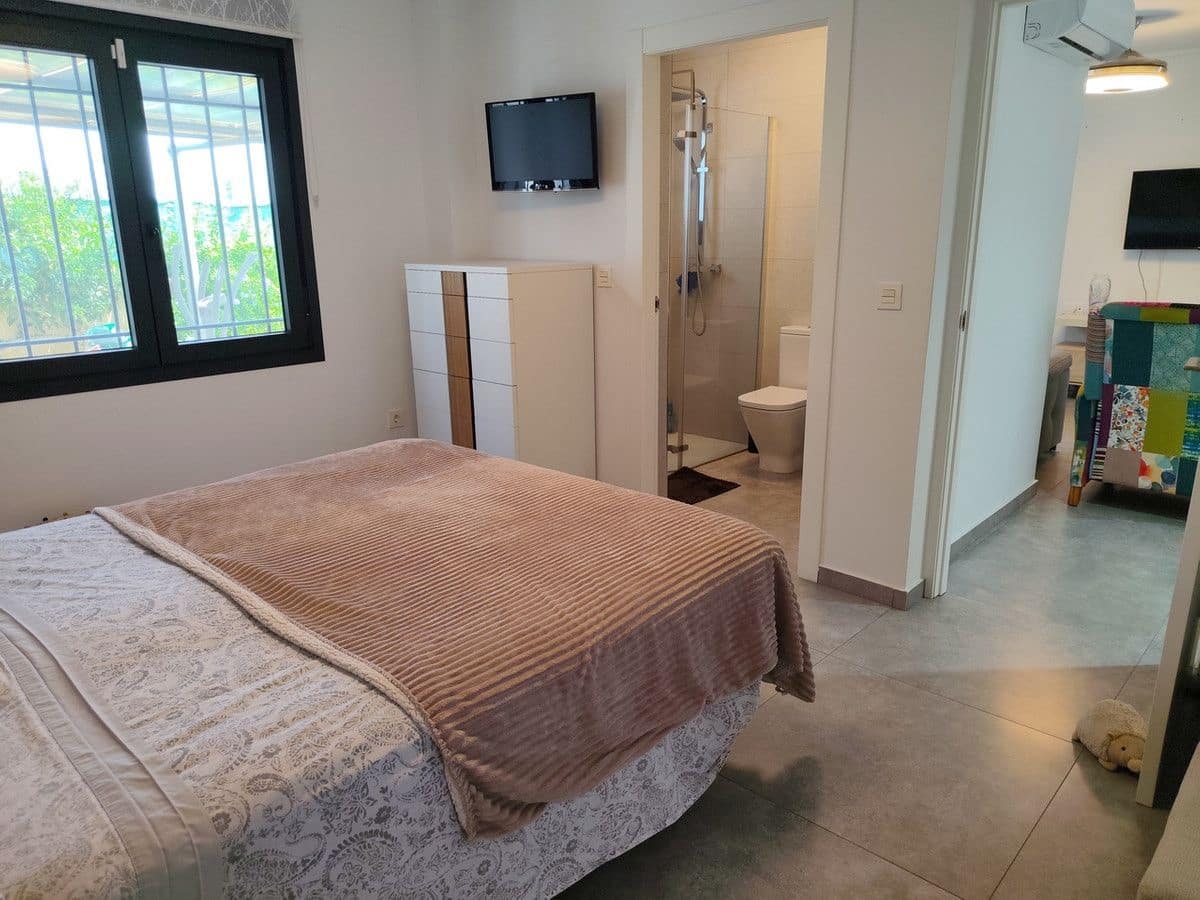 6 bedroom Villa for sale in Los Montesinos - € 785,000 (Ref: 10017903)