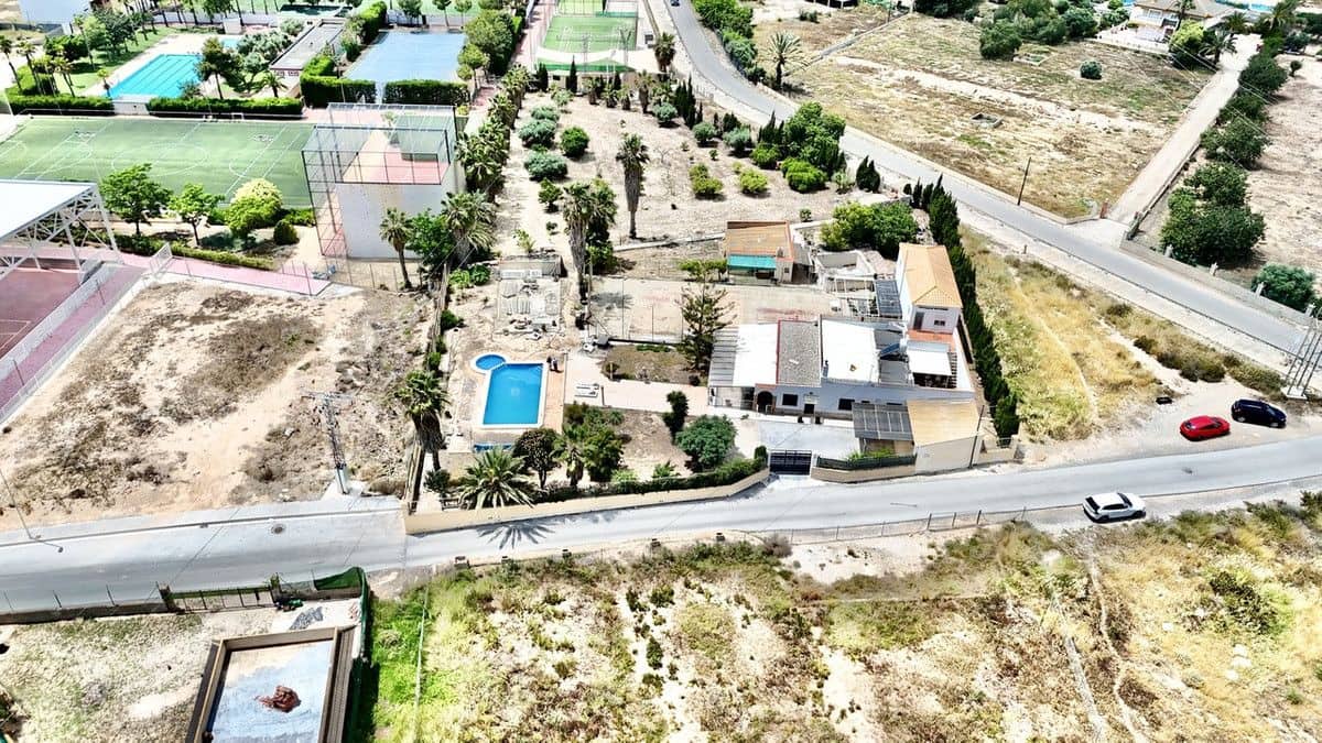 6 bedroom Villa for sale in Los Montesinos - € 785,000 (Ref: 10017903)