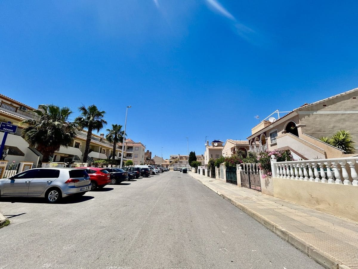 2 Zimmer Apartment zu verkaufen in La Zenia - 165.000 € (Ref: 10017906)
