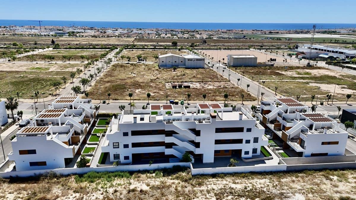 Apartamento de 2 habitaciones en Pilar de la Horadada en venta - 330.000 € (Ref: 10017907)