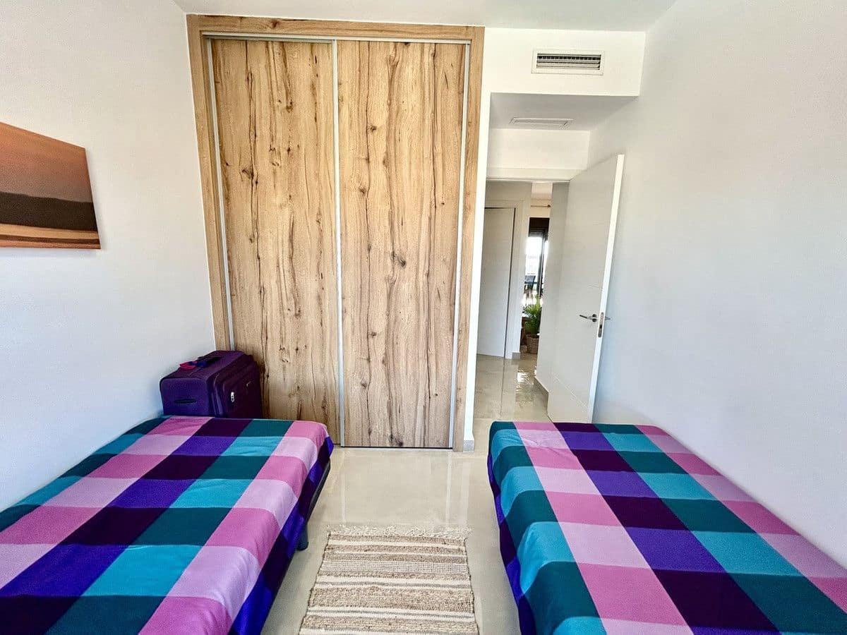 Apartamento de 2 habitaciones en Pilar de la Horadada en venta - 330.000 € (Ref: 10017907)