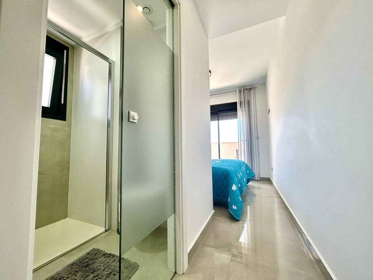 Apartamento de 2 habitaciones en Pilar de la Horadada en venta - 330.000 € (Ref: 10017907)