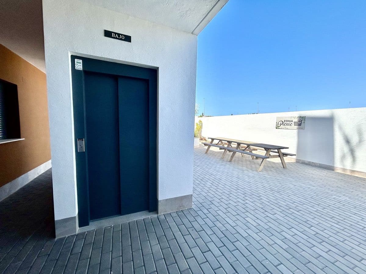 Apartamento de 2 habitaciones en Pilar de la Horadada en venta - 330.000 € (Ref: 10017907)