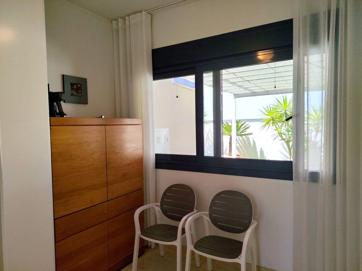 3 bedroom Villa for sale in San Miguel de Salinas - € 399,000 (Ref: 10017909)