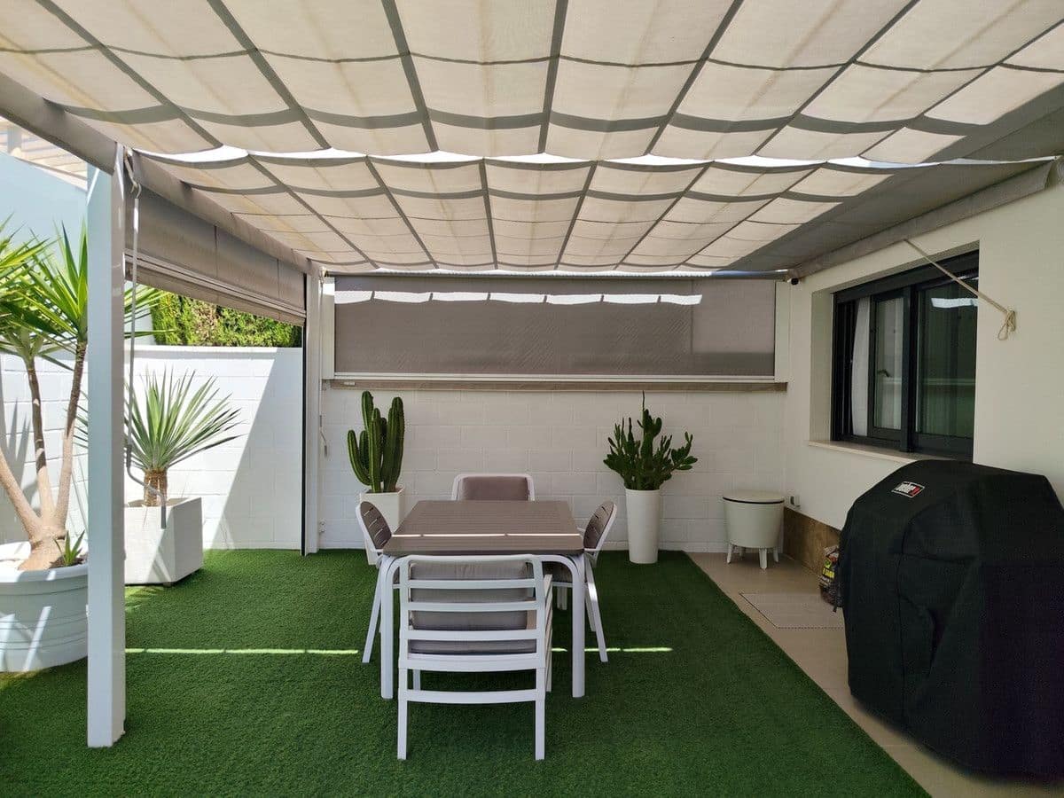 3 bedroom Villa for sale in San Miguel de Salinas - € 399,000 (Ref: 10017909)