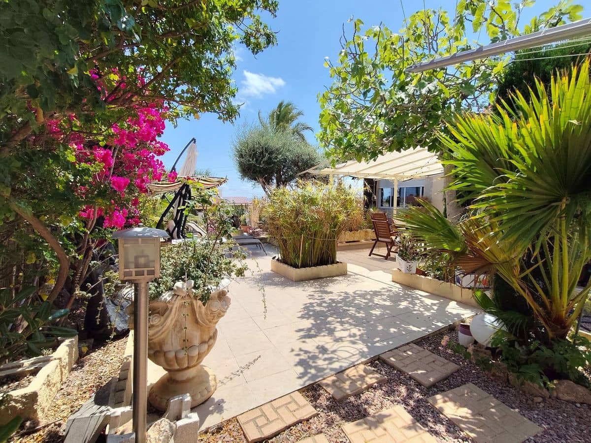 3 bedroom Villa for sale in Rojales - € 550,000 (Ref: 10017910)