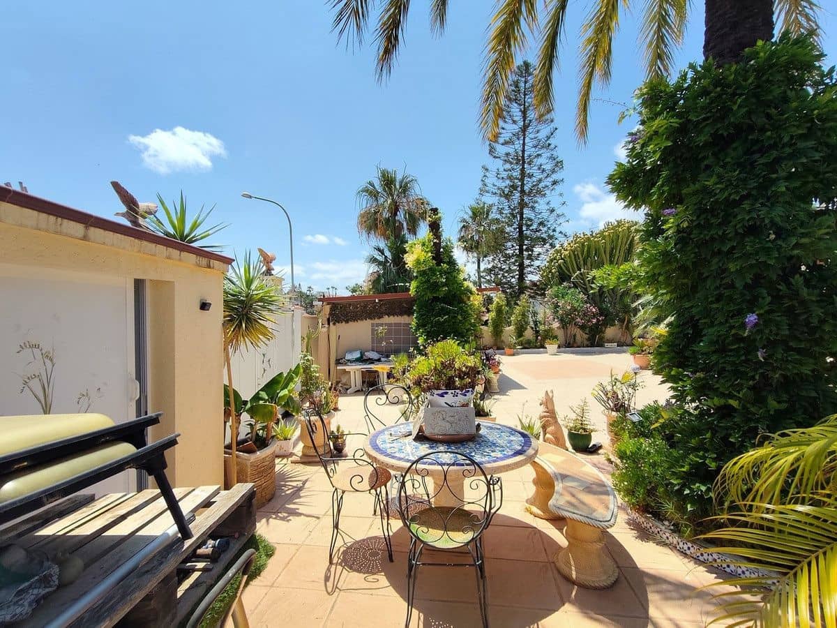 3 bedroom Villa for sale in Rojales - € 550,000 (Ref: 10017910)