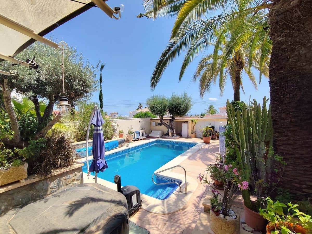 3 bedroom Villa for sale in Rojales - € 550,000 (Ref: 10017910)