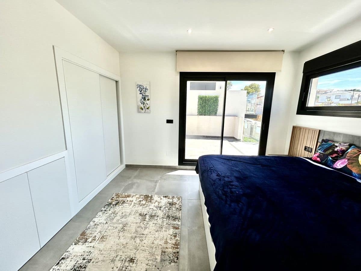 Chalet de 2 habitaciones en Orihuela Costa en venta - 425.000 € (Ref: 10017916)