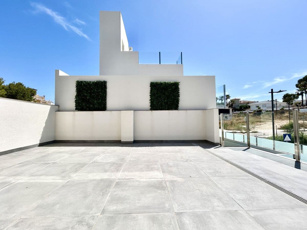 Chalet de 2 habitaciones en Orihuela Costa en venta - 425.000 € (Ref: 10017916)