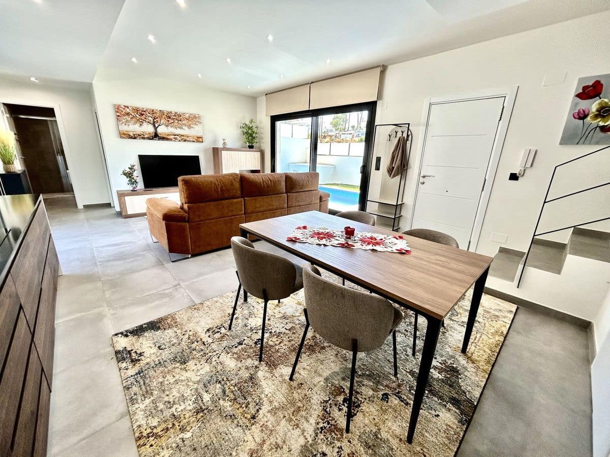 Chalet de 2 habitaciones en Orihuela Costa en venta - 425.000 € (Ref: 10017916)