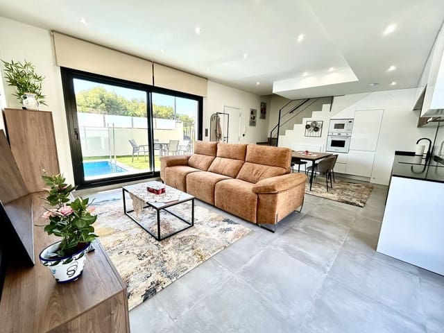 Chalet de 2 habitaciones en Villamartín - Las Filipinas, Orihuela en venta - 425.000 € (Ref: 10017916)