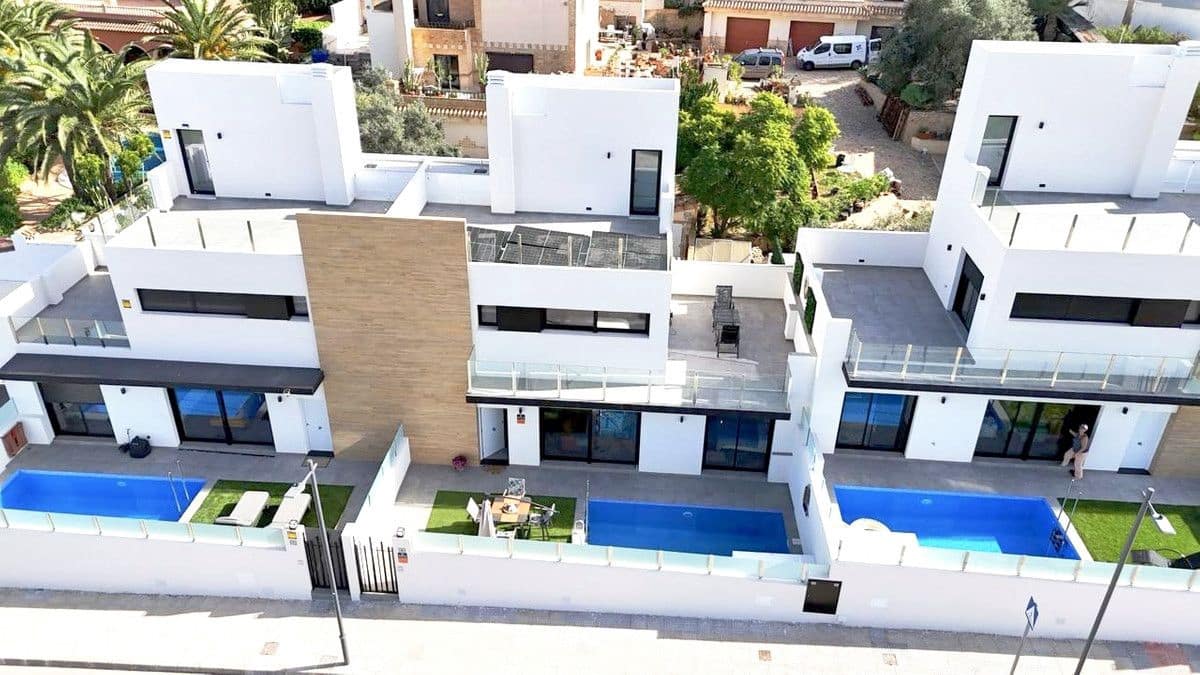 Chalet de 2 habitaciones en Orihuela Costa en venta - 425.000 € (Ref: 10017916)