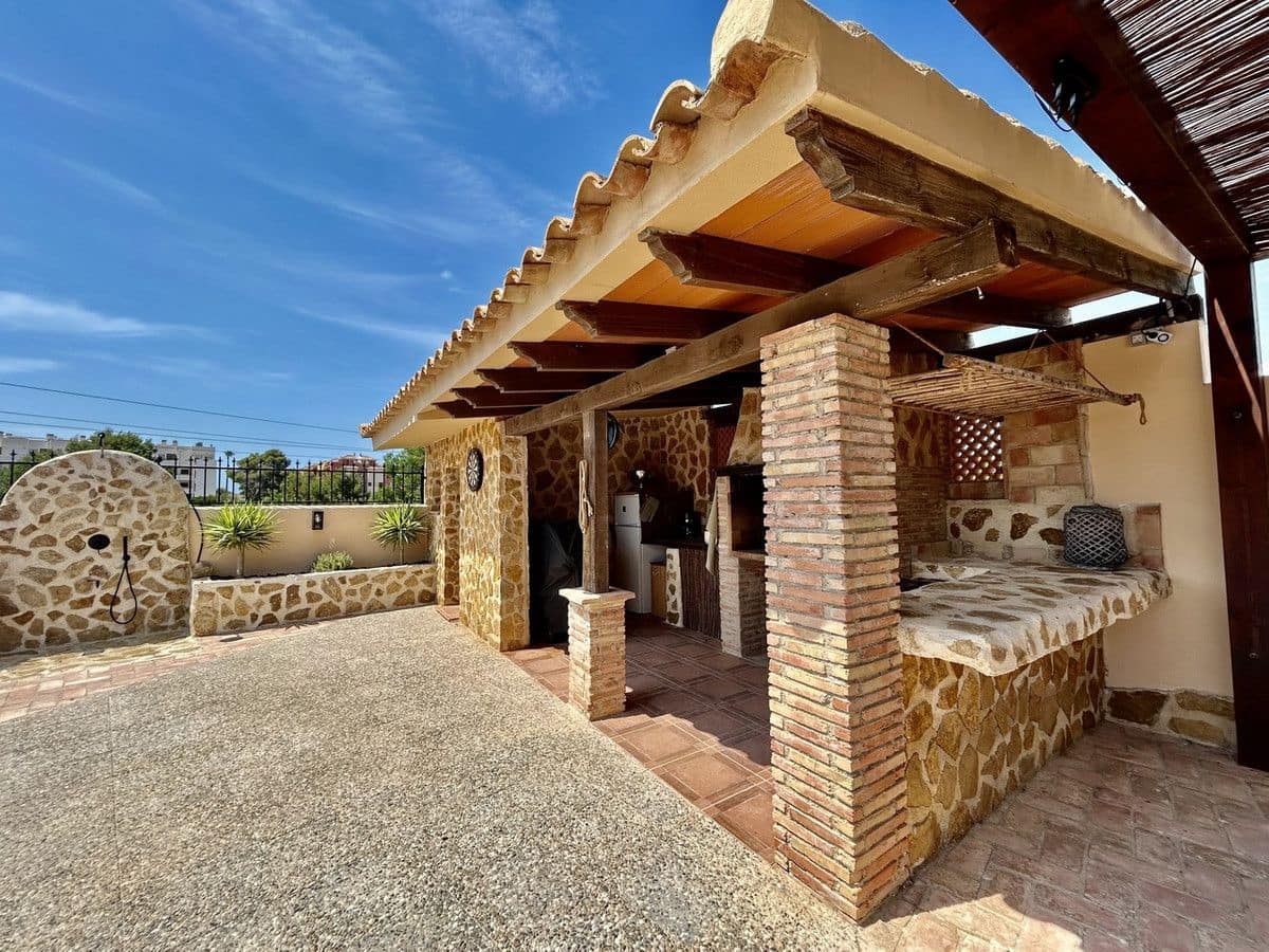 5 chambre Villa/Maison à vendre à La Zenia - 840 000 € (Ref: 10017918)