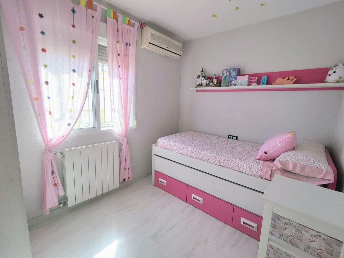 6 soverom Villa til salgs i Orihuela Costa med svømmebasseng - € 280 000 (Ref: 10017931)