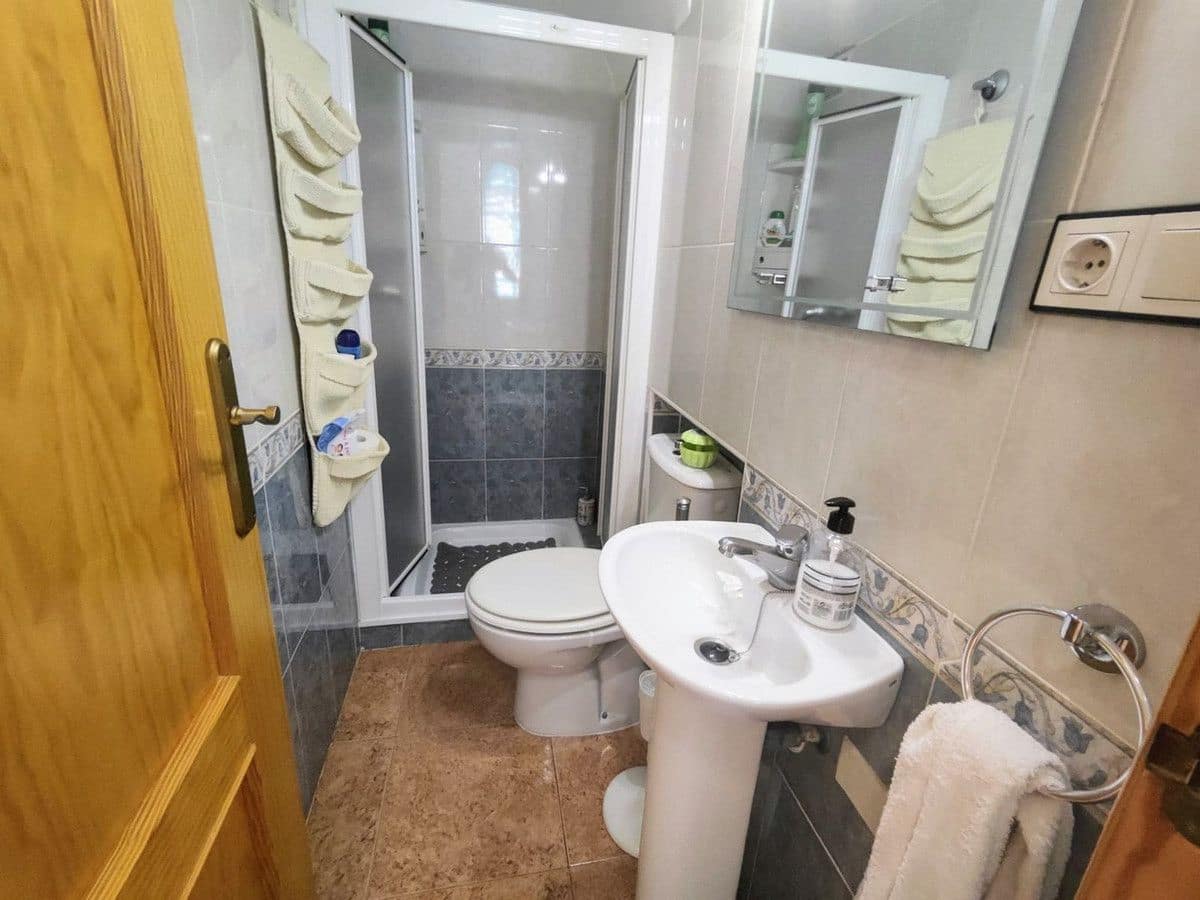 6 soverom Villa til salgs i Orihuela Costa med svømmebasseng - € 280 000 (Ref: 10017931)