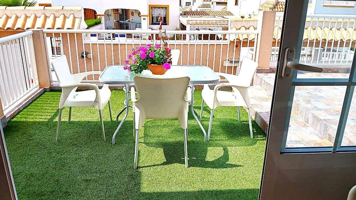 6 soverom Villa til salgs i Orihuela Costa med svømmebasseng - € 280 000 (Ref: 10017931)