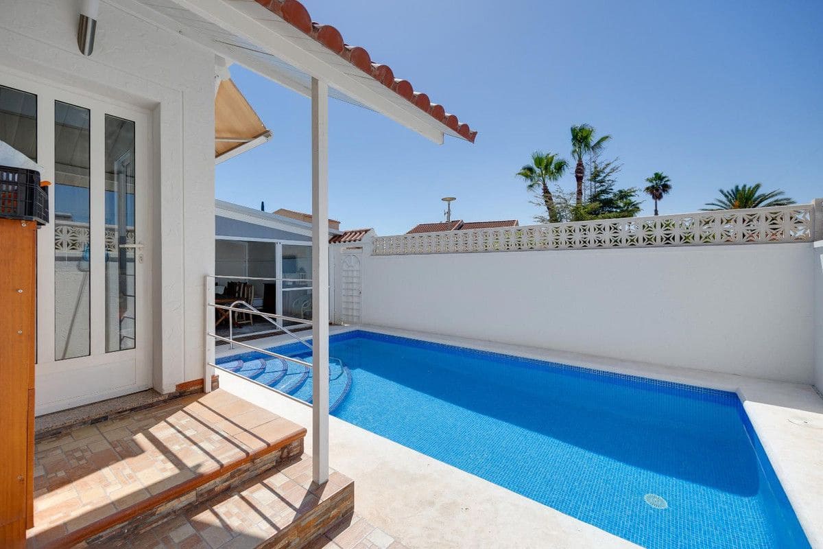 3 chambre Villa/Maison à vendre à La Marina - 264 969 € (Ref: 10017940)