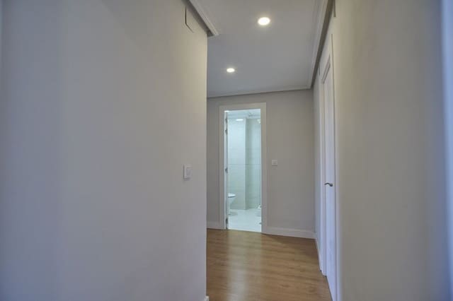 3 slaapkamer Appartement te koop in Playa de San Juan, Alicante stad met zwembad - € 440.000 (Ref: 10017944)