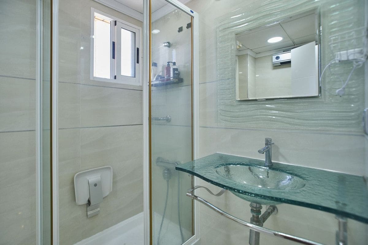 3 slaapkamer Appartement te koop in Playa de San Juan met zwembad - € 440.000 (Ref: 10017944)
