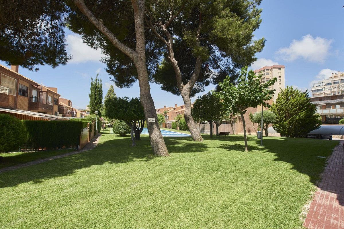 3 slaapkamer Appartement te koop in Playa de San Juan met zwembad - € 440.000 (Ref: 10017944)