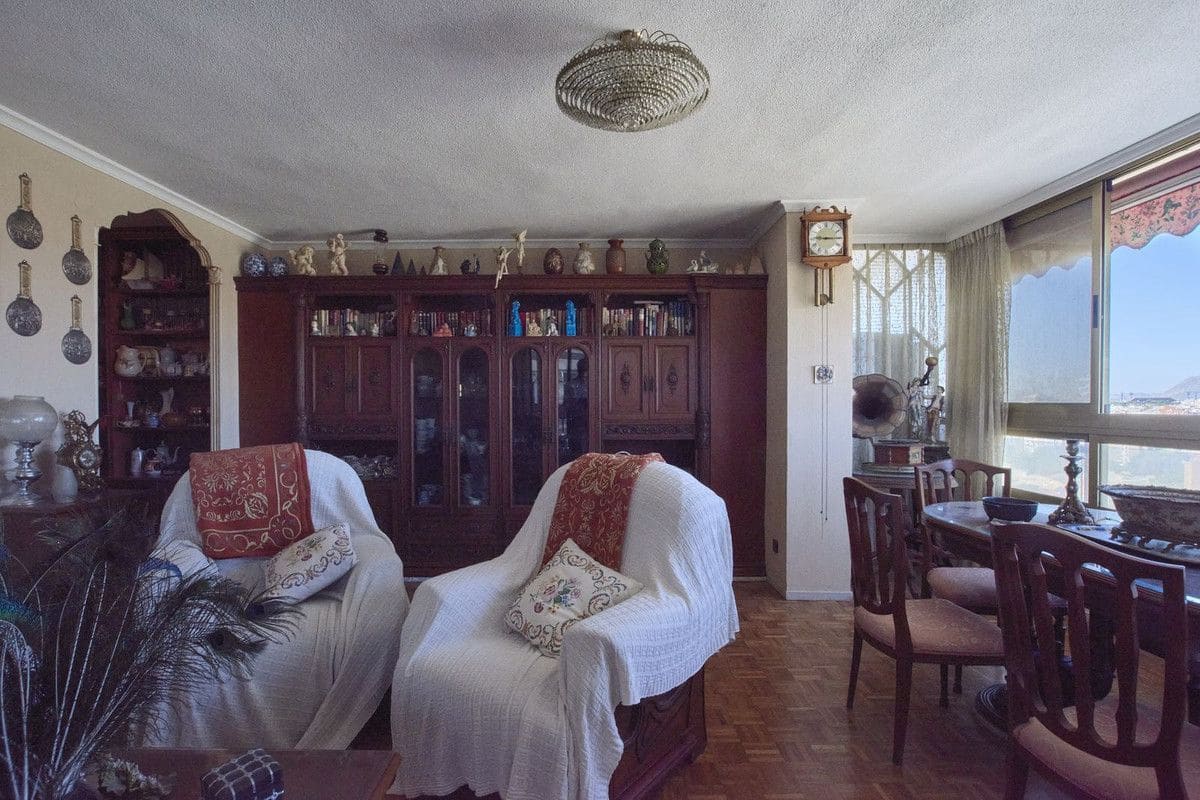 4 Zimmer Apartment zu verkaufen in Alicante / Alacant Stadt mit Pool - 390.000 € (Ref: 10017945)