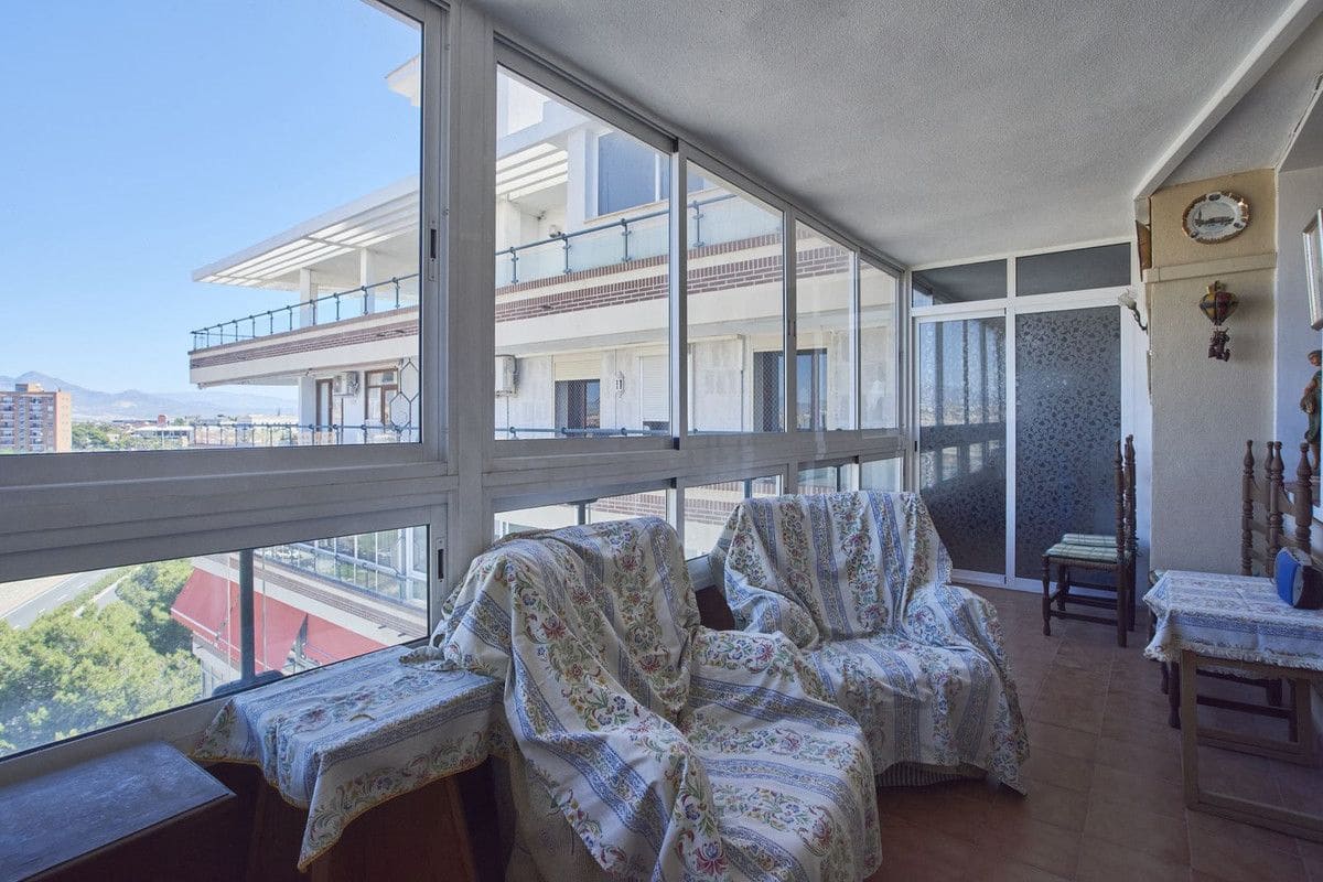 4 Zimmer Apartment zu verkaufen in Alicante / Alacant Stadt mit Pool - 390.000 € (Ref: 10017945)
