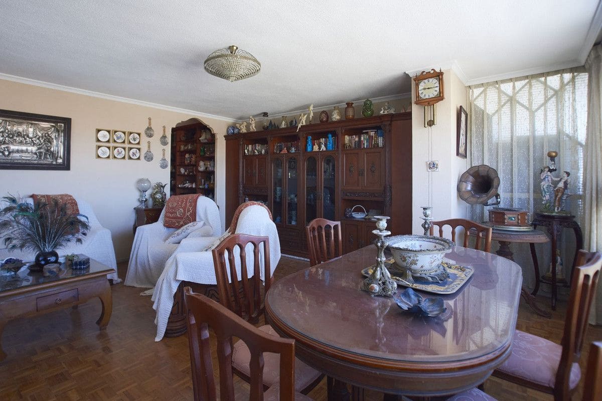 4 Zimmer Apartment zu verkaufen in Alicante / Alacant Stadt mit Pool - 390.000 € (Ref: 10017945)