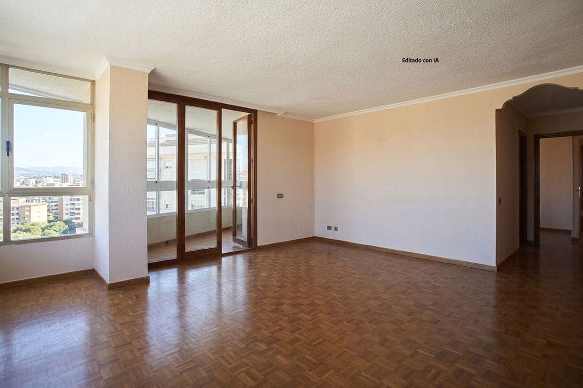 4 Zimmer Apartment zu verkaufen in Alicante / Alacant Stadt mit Pool - 390.000 € (Ref: 10017945)