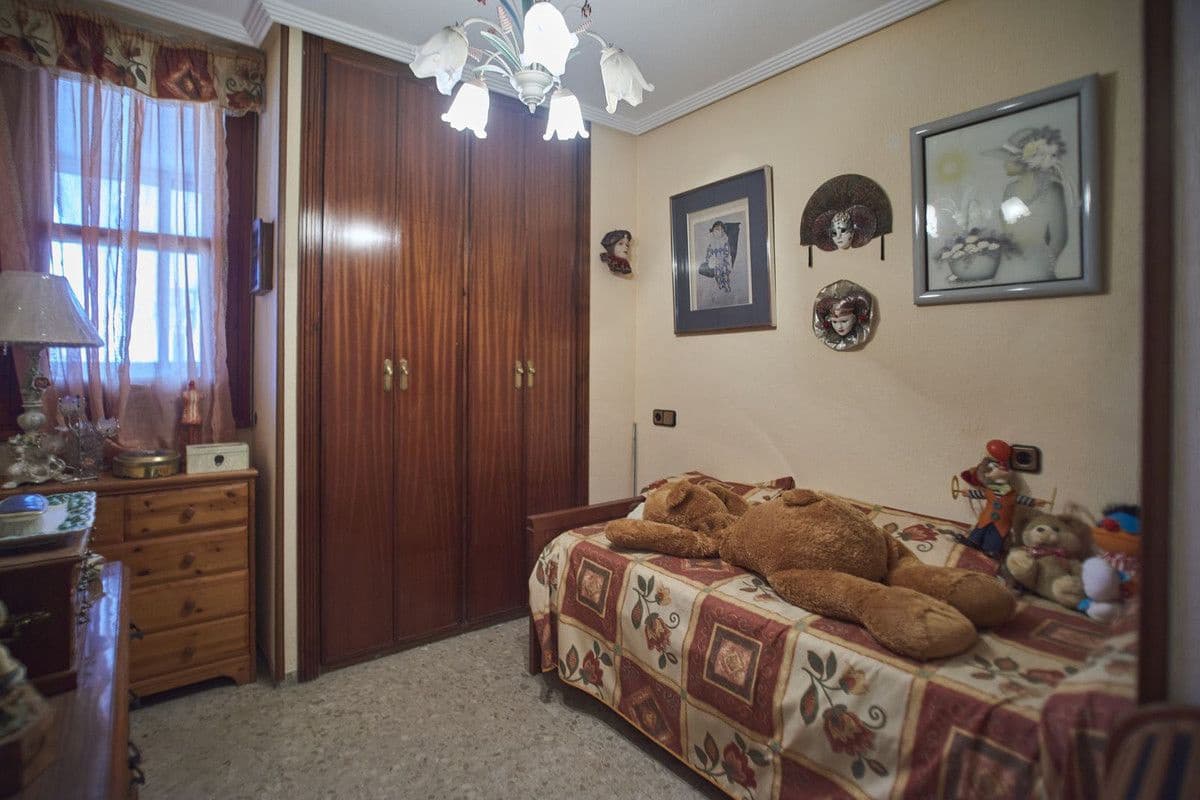 4 Zimmer Apartment zu verkaufen in Alicante / Alacant Stadt mit Pool - 390.000 € (Ref: 10017945)