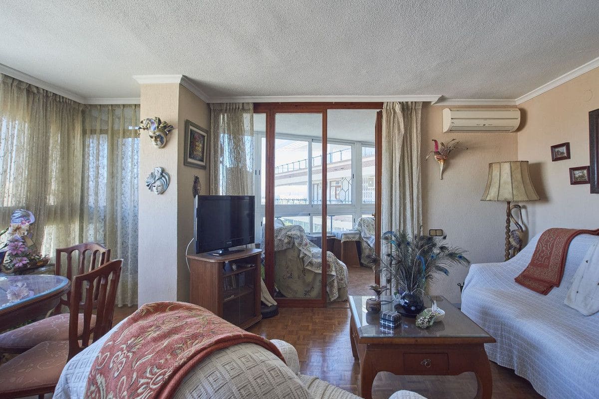 4 Zimmer Apartment zu verkaufen in Alicante / Alacant Stadt mit Pool - 390.000 € (Ref: 10017945)