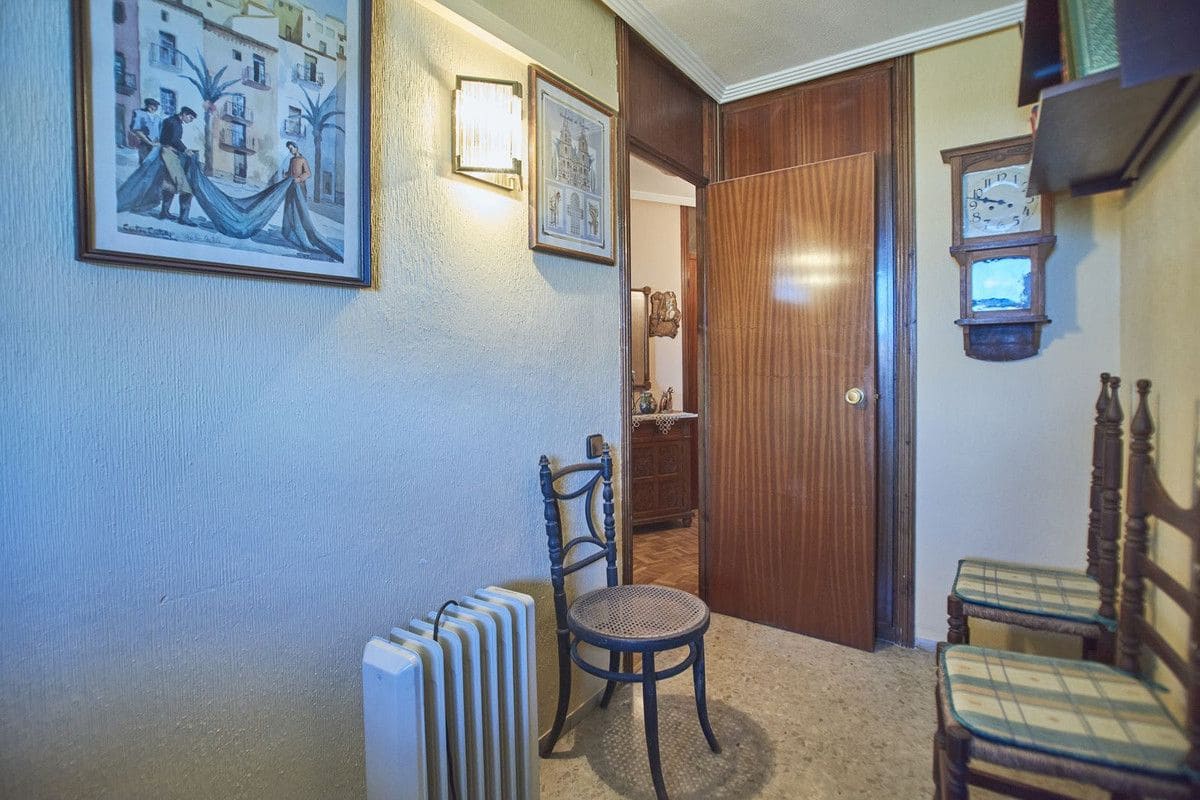 4 Zimmer Apartment zu verkaufen in Alicante / Alacant Stadt mit Pool - 390.000 € (Ref: 10017945)