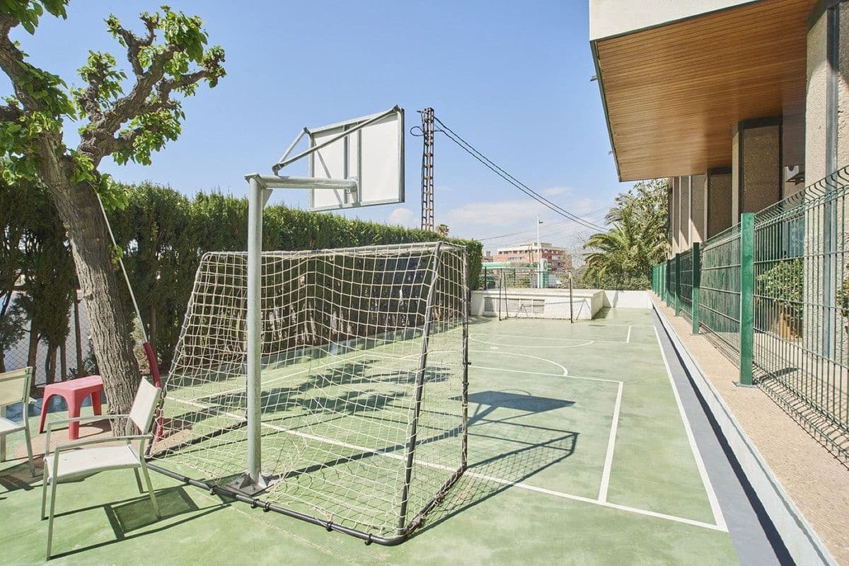 4 Zimmer Apartment zu verkaufen in Alicante / Alacant Stadt mit Pool - 390.000 € (Ref: 10017945)