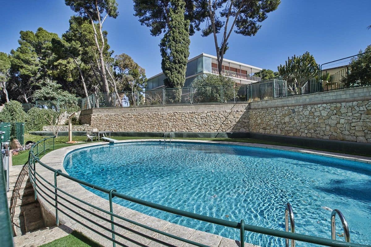 4 Zimmer Apartment zu verkaufen in Alicante / Alacant Stadt mit Pool - 390.000 € (Ref: 10017945)