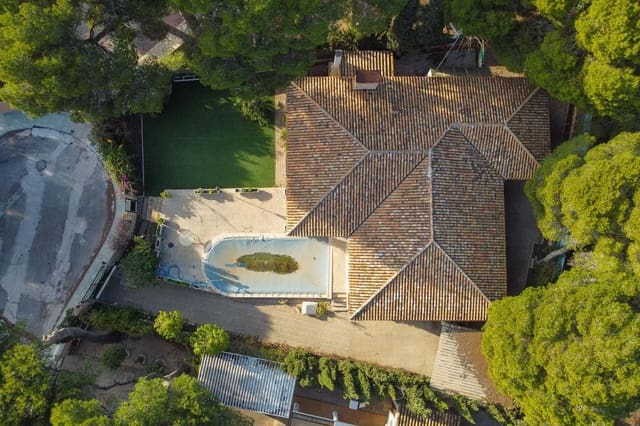 6 slaapkamer Villa te koop in Campoamor, Orihuela - € 875.000 (Ref: 10017948)