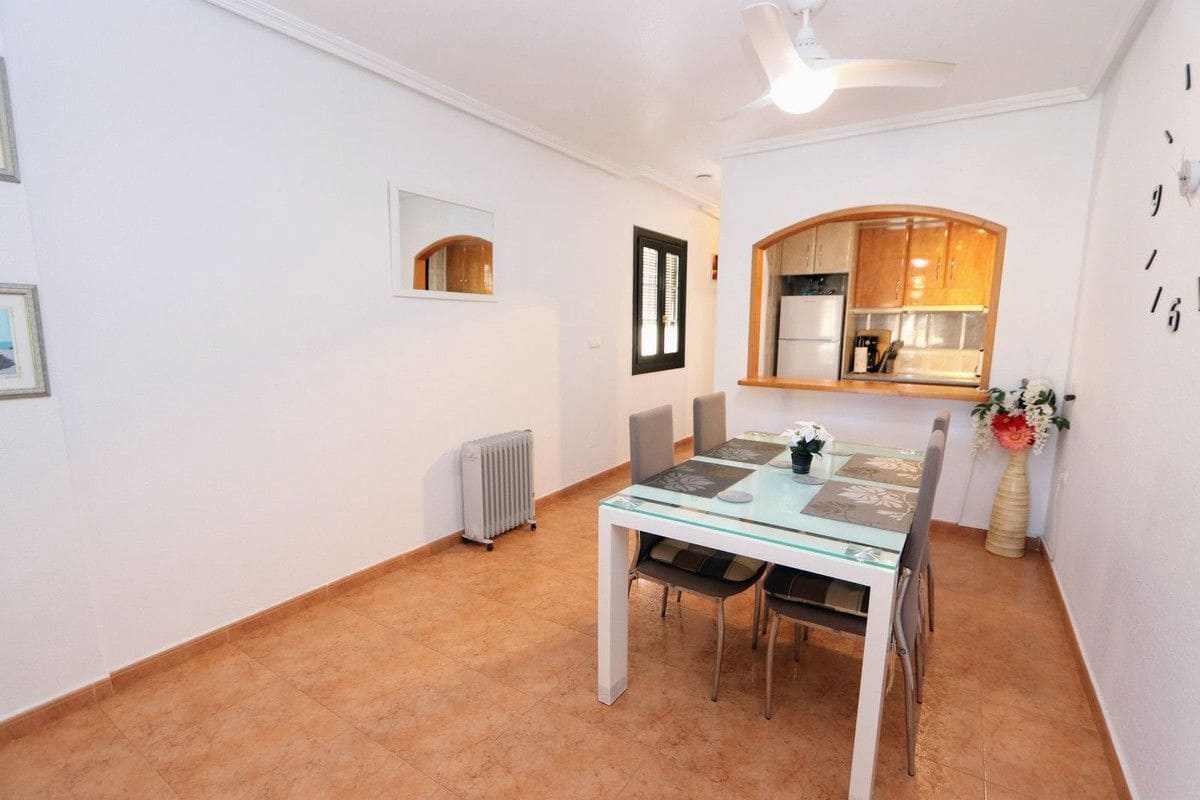 Apartamento de 2 habitaciones en Los Alcázares en venta - 155.000 € (Ref: 10017951)