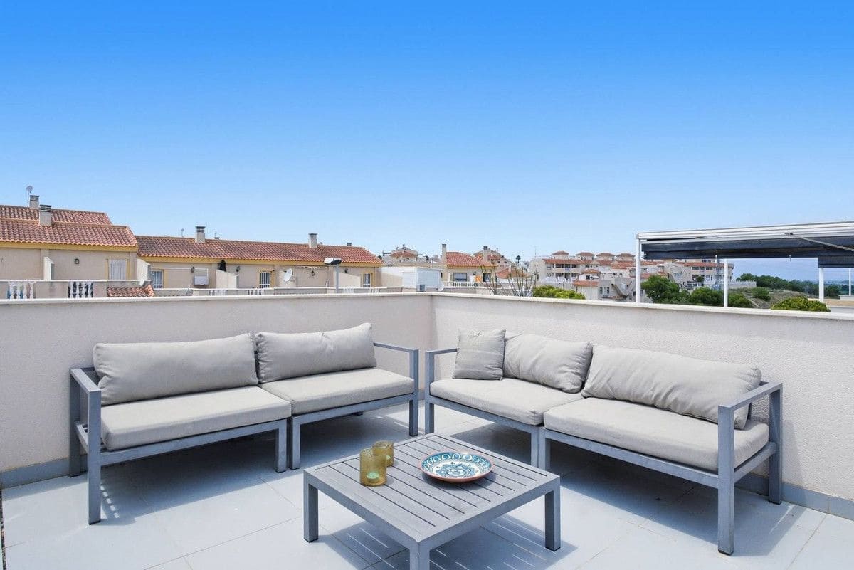 3 soveværelse Lejlighed til salg i Guardamar del Segura med swimmingpool - € 299.000 (Ref: 10017952)