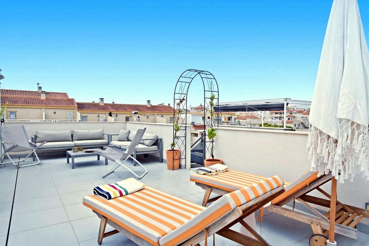 3 soveværelse Lejlighed til salg i Guardamar del Segura med swimmingpool - € 299.000 (Ref: 10017952)
